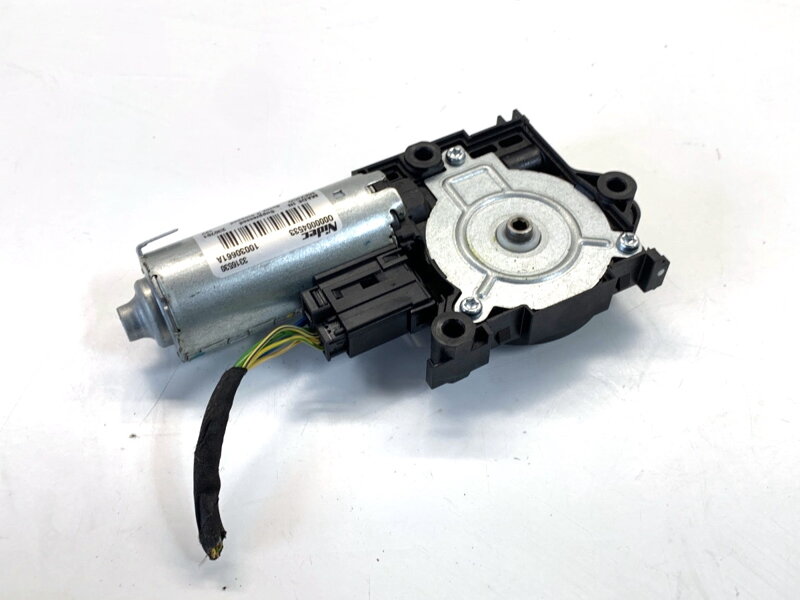 Motor strešného okna BMW X4 (G02, F98) 2018 - 2022 10030661A