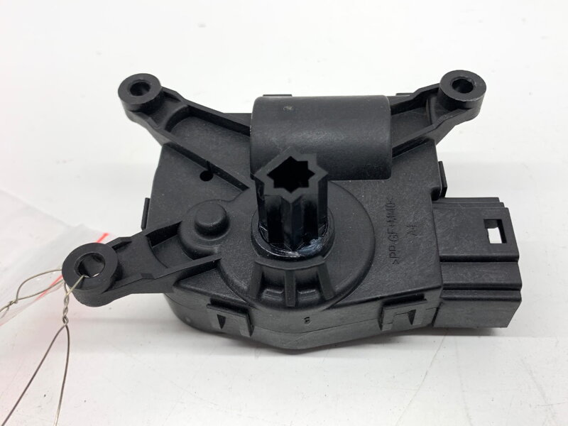 Motor radiátora kúrenia Tesla Model Y (5YJY) 2019 - 2022 1500627-00-A
