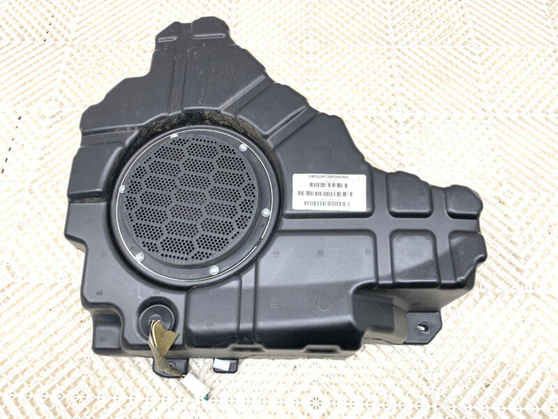 Subwoofer Jeep Grand Cherokee IV (WK, WK2) 2010 - 2022