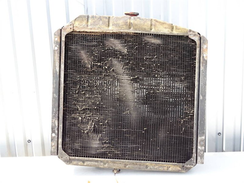 Chladič vody Massey Ferguson 410