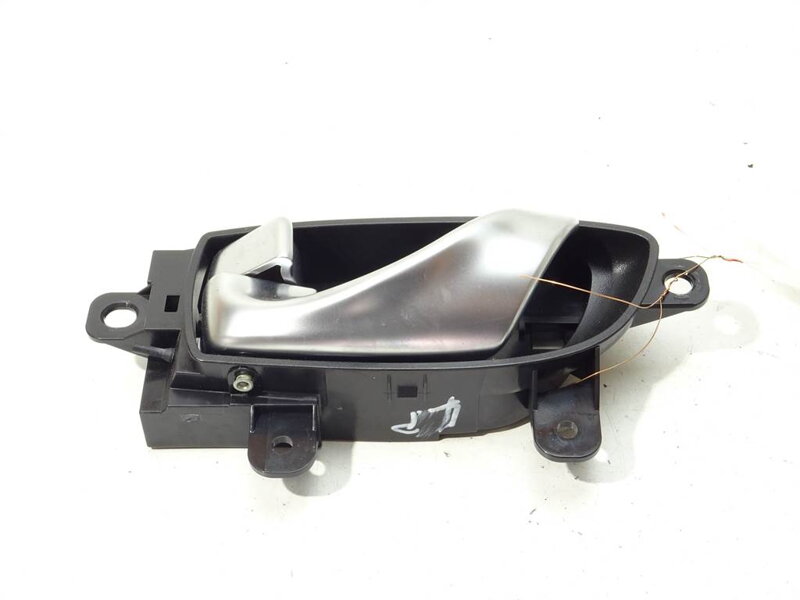 Kľučka predná ľavá vnútorná Infiniti Q50 2013 - 2022