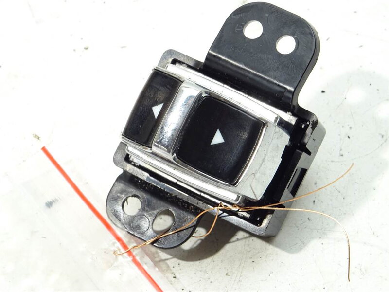 Prepínač Infiniti Q50 2013 - 2022 969U64GF1A