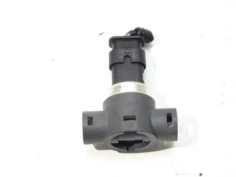 Snímač paliva nátrubok Volvo V40 Liftback (525, 526) 2012 - 2022 31432653