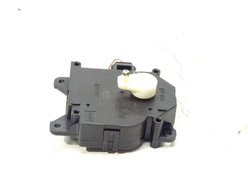 Motorček radiátora kúrenia Toyota Corolla Sedan (_E18_, ZRE1_) 2013 - 2019 113800-3540