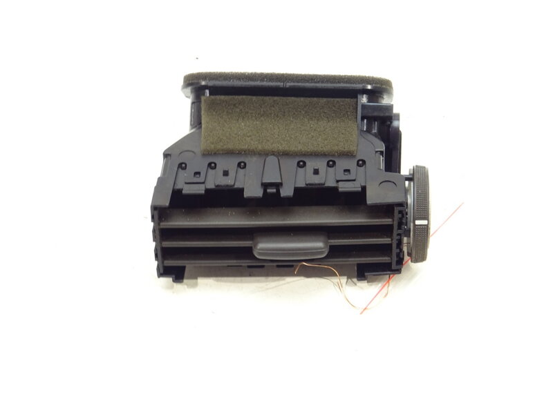 Mriežka ventilácie stredová ľavá Toyota Land Cruiser 200 (_J2_) 2007 - 2022