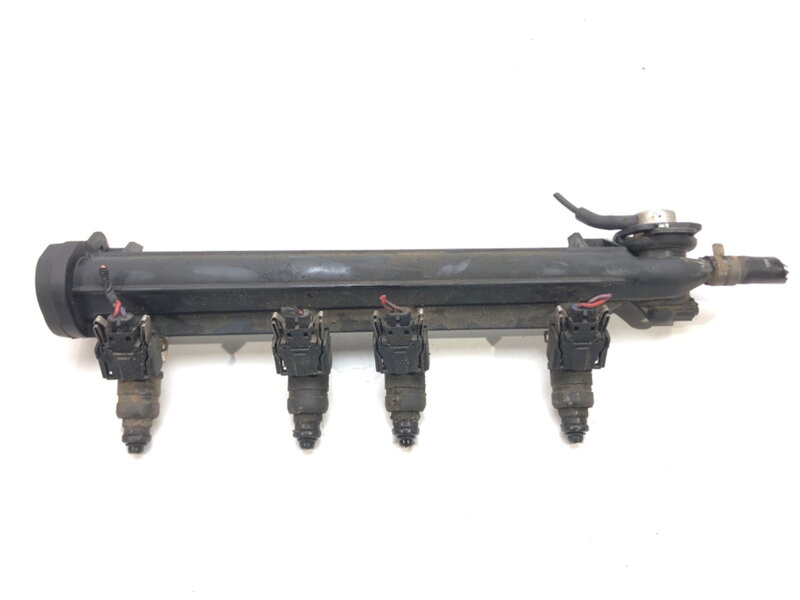 Vstrekovacia rampa vstrekovače Seat Leon (1M1) 1999 - 2006 037906031AA