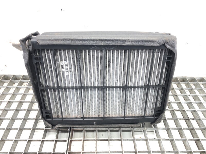 Výparník klimatizácie Maserati Quattroporte VI 2012 - 2022 DY093001