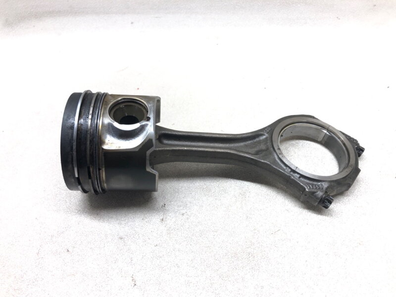 Piest S ojnicou Audi A4 B7 Avant (8ED) 2004 - 2008 BKN