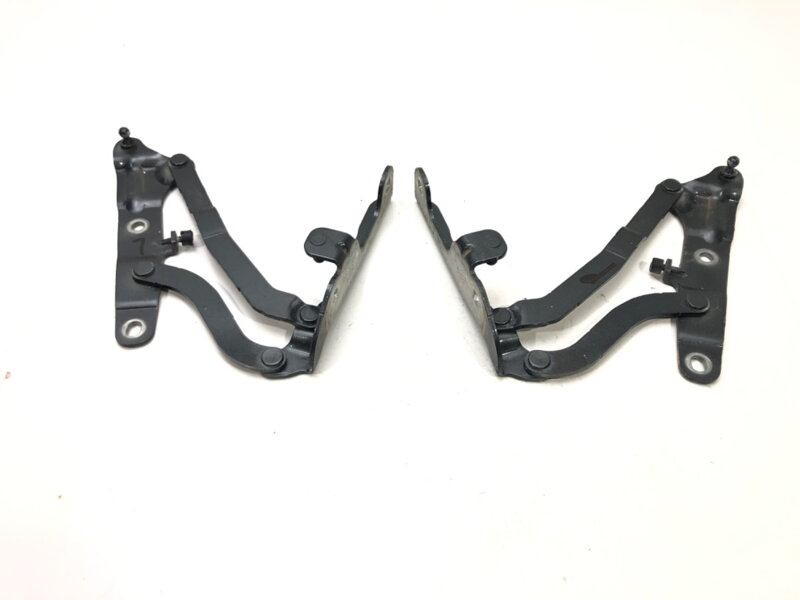 Pánty veka batožinového priestoru zadný sada Chevrolet Camaro 2015 - 2022 84035786 84035787