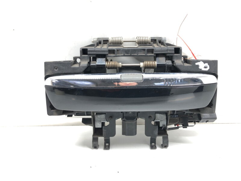 Kľučka predná pravá vonkajšia Audi A8 D3 (4E2, 4E8) 2002 - 2010