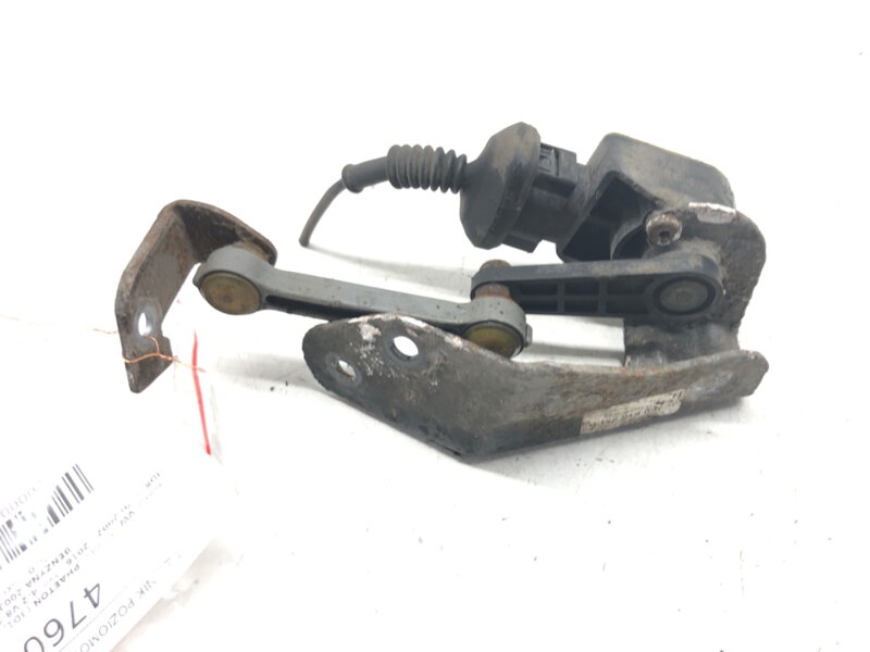 Snímač náklonu xenón zadný ľavý VW Phaeton (3D1, 3D2, 3D3, 3D4, 3D6, 3D7, 3D8, 3D9) 2002 - 2016 4E0616571B