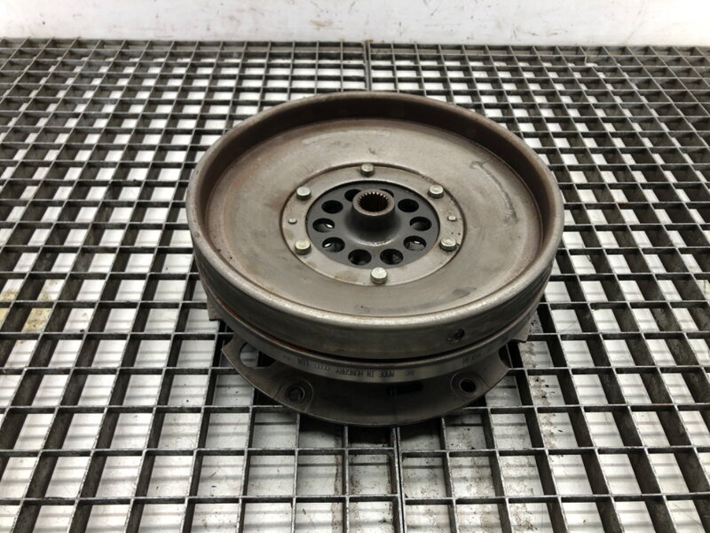 Spojka dvojhmota zotrvačník Audi A4 B8 Avant (8K5) 2007 - 2015 0AW105317AA