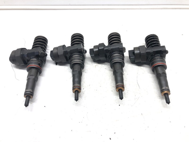 Vstrekovače sada VW Golf IV (1J1) 1997 - 2008 0414720015