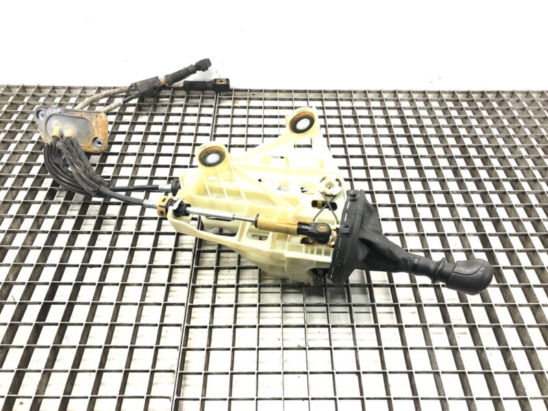 Riadiaca páka volič prevodovky VW Transporter V Autobus (7HB, 7HJ, 7EB, 7EJ) 2003 - 2015 7H0711116