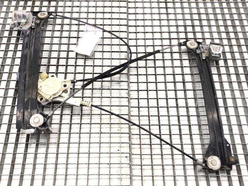 Sťahovačka okna pravá predná Mercedes-benz CLK (C209) 2002 - 2010 A2308200942