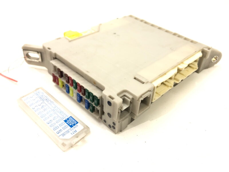 Poistková skrinka Lexus GS (_L1_) 2011 - 2022 82730-30L30-B