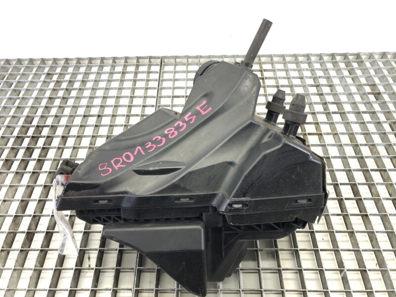 Kryt filtra vzduchu Audi A4 B8 Avant (8K5) 2007 - 2015 8R0133835E