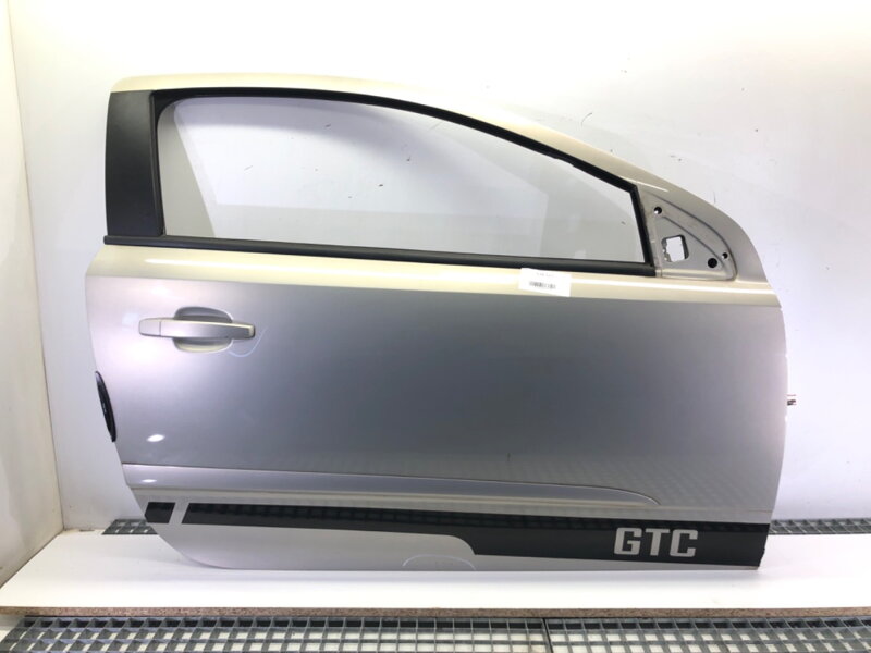 Dvere pravé predné Opel Astra H GTC (A04) 2005 - 2010