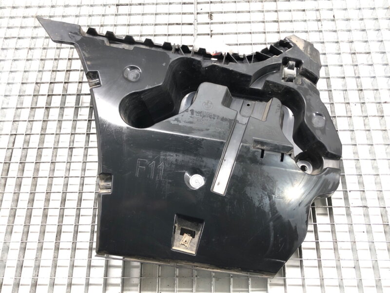 Držiak nárazníka ľavý zadný BMW 5 Touring (F11) 2009 - 2017 7207111