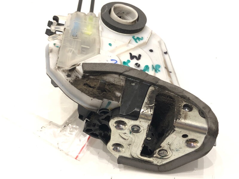 Zámok dverí pravý zadný Toyota Aygo (_B4_) 2014 - 2022