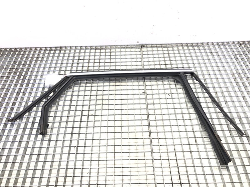 Lišta dverí pravá zadná Peugeot 508 SW I (8E_) 2010 - 2018 9672186480