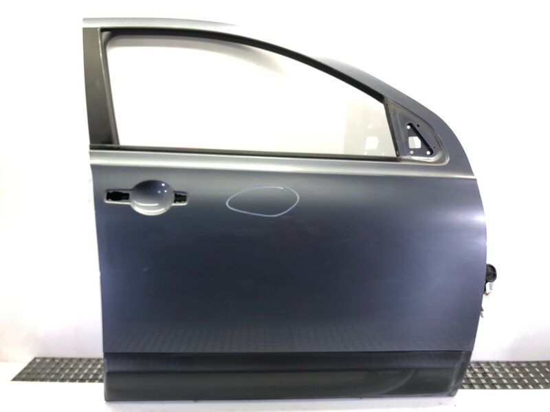 Dvere pravé predné Nissan Qashqai / Qashqai + 2 I (J10, NJ10, JJ10E) 2006 - 2014