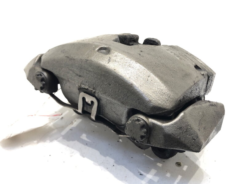 Brzdový strmeň ľavý predný Audi A6 C7 Avant (4G5, 4GD) 2011 - 2018 32348421A