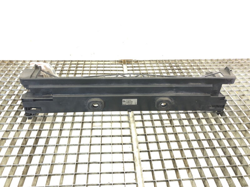 Uchytenie základňa chladičov BMW 5 Touring (F11) 2009 - 2017 8509171