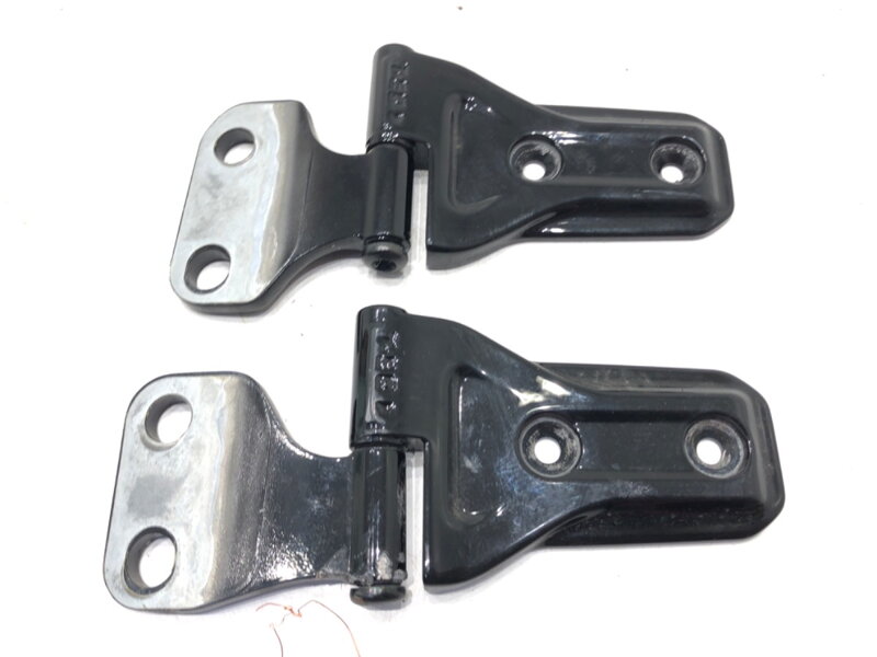 Pánty dvere predné ľavé Jeep Wrangler IV (JL) 2017 - 2022 68297679