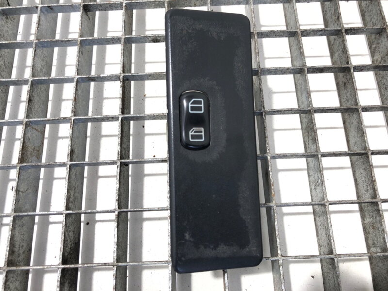 Ovládanie okien pravé Mercedes-benz Vito Autobus (W638) 1996 - 2003