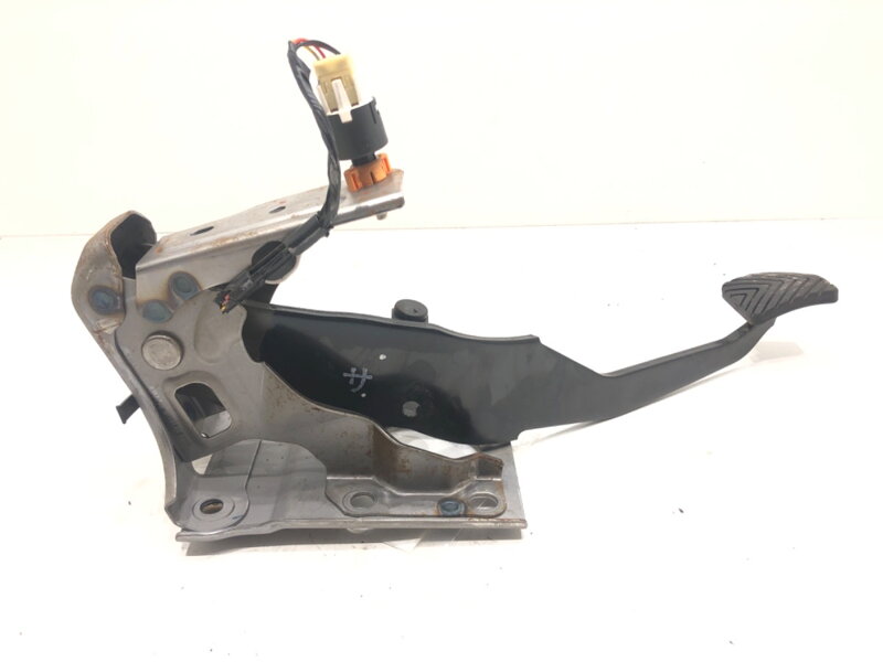 Pedál brzdy Mitsubishi Lancer Viii (CY_A, CZ_A) 2007 - 2022