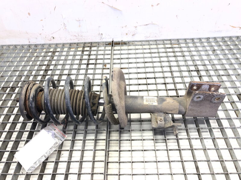 Tlmič pravý predný S pružinou Peugeot 308 I (4A_, 4C_) 2007 - 2016