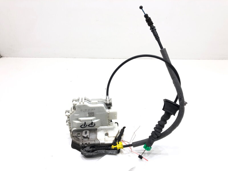 Zámok dverí pravý predný Audi A4 Allroad B9 (8WH, 8WJ) 2016 - 2022 8X1837016B