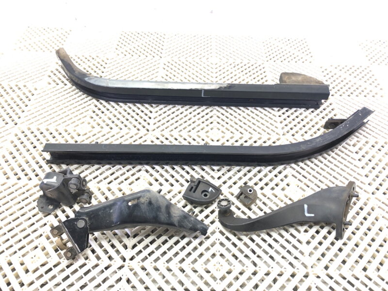 Kladky / valčeky dvere posuvných ľavé Peugeot Partner 2008 - 2022 9680485980 9680486780