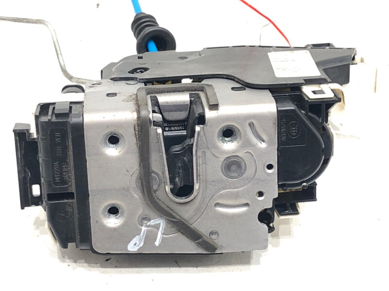 Zámok dverí ľavý predný Mercedes-benz Class A (W176) 2012 - 2018 A1667200135