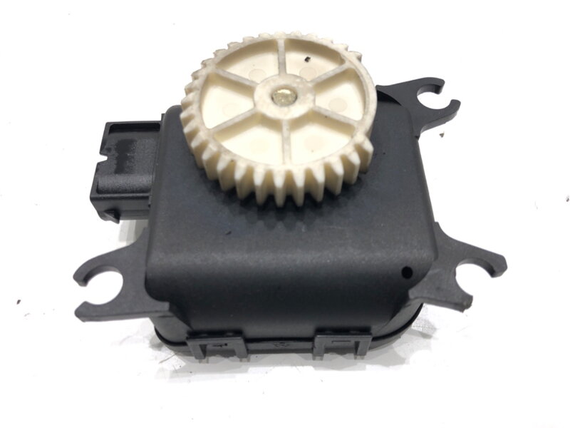 Motor radiátora kúrenia Audi A2 (8Z0) 2000 - 2005 0132801208