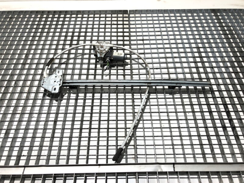 Zdvihák okná pravý predný Iveco Daily III 1997 - 2009 400738