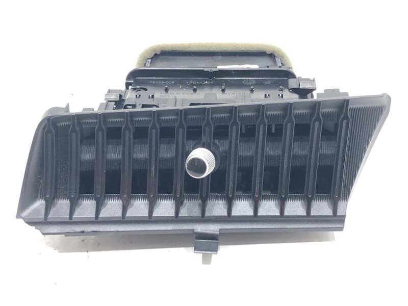 Mriežka ventilácie ľavá Skoda Superb IV Kombi (NZ5) 2023 - 3P1819201