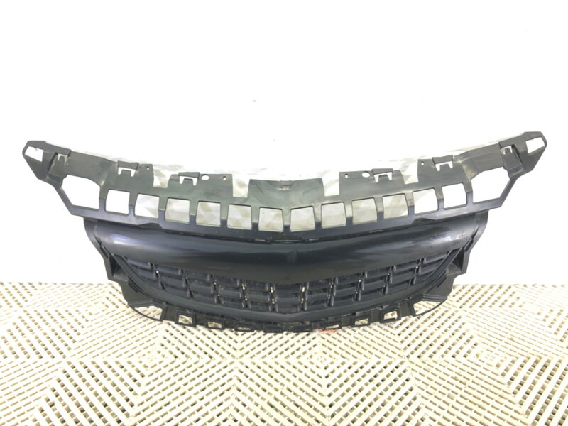 Maska chladiča grill Opel Astra J Sports Tourer (P10) 2010 - 2015