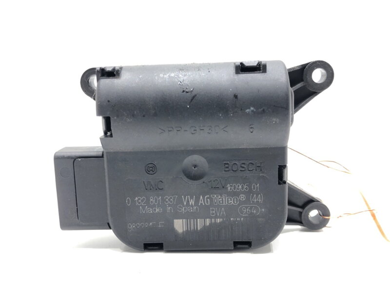 Motor radiátora kúrenia VW Jetta III (1K2) 2004 - 2013 0132801337