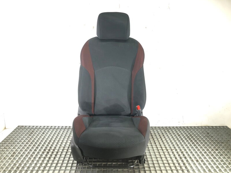 Sedadlo pravé predné Nissan Juke (F15) 2010 - 2022