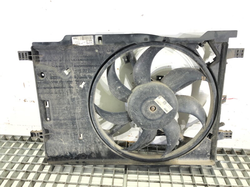 Ventilátor chladiča Opel Corsa E (X15) 2014 - 2022 39035153