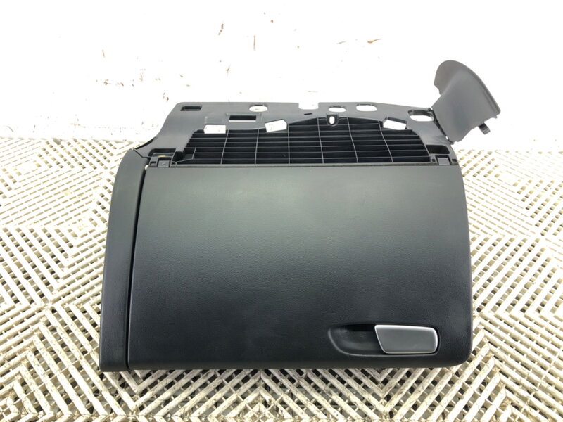 Odkladacia schránka spolujazdca Audi A4 B8 Avant (8K5) 2007 - 2015