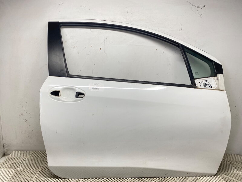 Dvere pravé predné Toyota Yaris (_P13_) 2010 - 2022