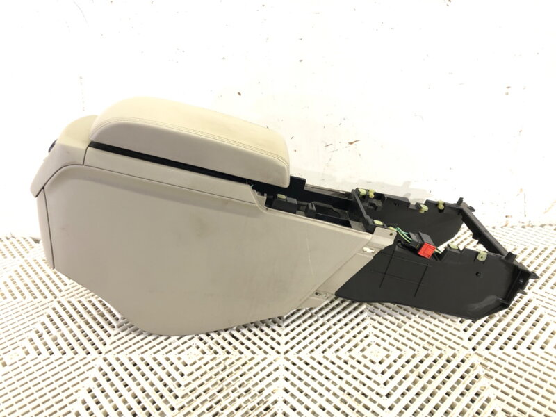 Lakťová opierka Peugeot 508 SW I (8E_) 2010 - 2018