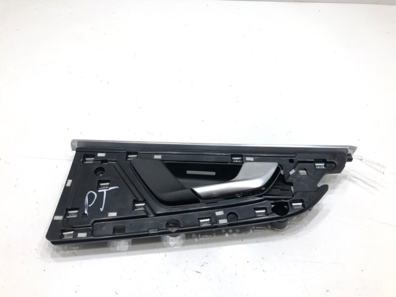 Kľučka vnútorná pravá zadná Audi Q7 (4MB, 4MG) 2015 - 2022 4M0839020E