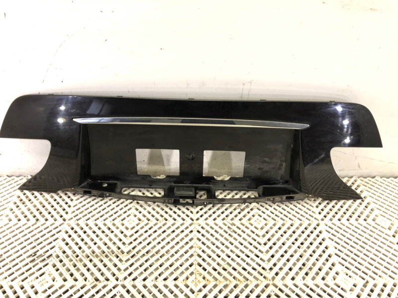 Panel veka batožinového priestoru zadný Infiniti Q70 (Y51) 2013 - 2022 848101ME0A