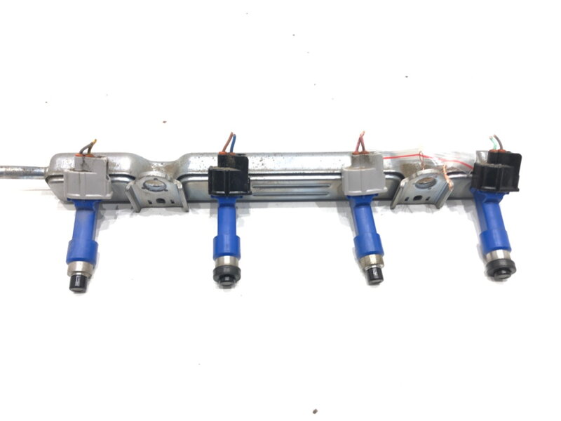Vstrekovacia rampa Toyota Yaris (_P13_) 2010 - 2022 23250-21040