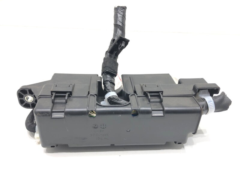 Poistková skrinka Toyota Corolla Liftback (_E21_) 2018 - 2022