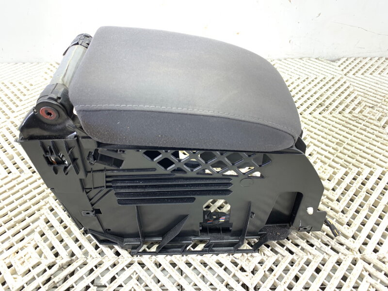 Lakťová opierka VW Golf V (1K1) 2003 - 2010 1K5864251B